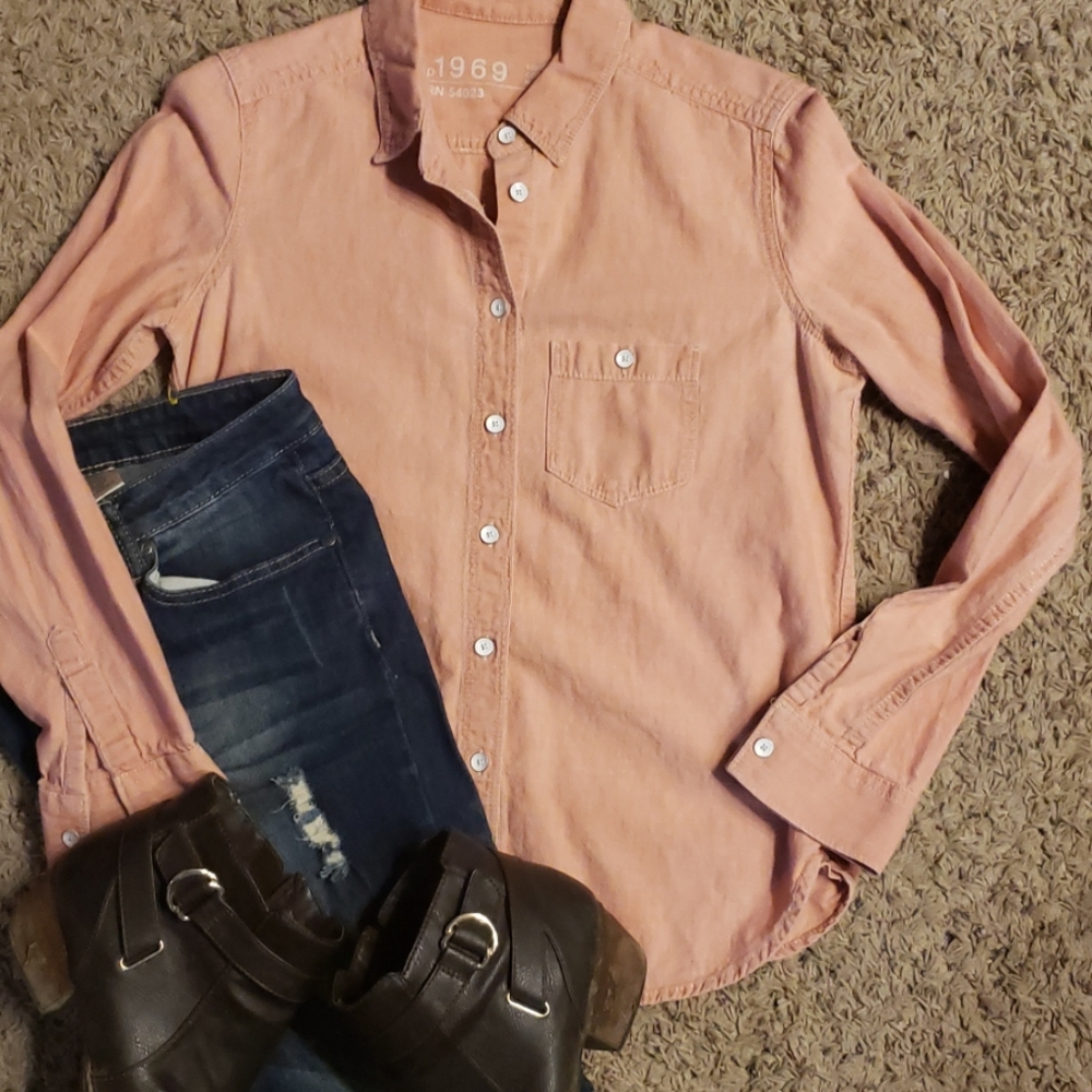 GAP PALE PINK BUTTON UP SZ XS